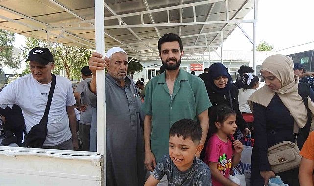 Suriyeliler Türkiye'ye teşekkürle veda ediyor