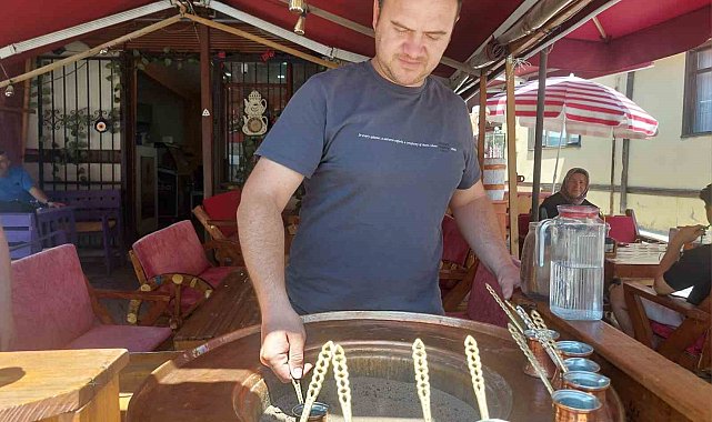 Tarihi Odunpazarı bölgesi esnafı umudunu yaz sonuna bağladı