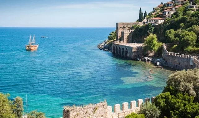 Tatil yerleri sessiz, tüketici temkinli: 2025 yazı durgun geçiyor