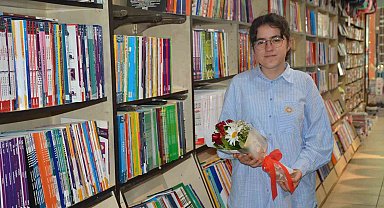 Tatvanlı Zeynep LGS'de 500 tam puan alarak Türkiye 1.'si oldu