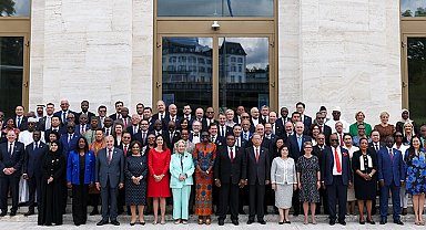 TBMM Başkanı Kurtulmuş, Cenevre'de aile fotoğrafında