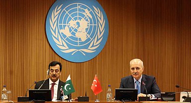 TBMM Başkanı Kurtulmuş, Pakistan Senato Başkanı Gilani ile görüştü