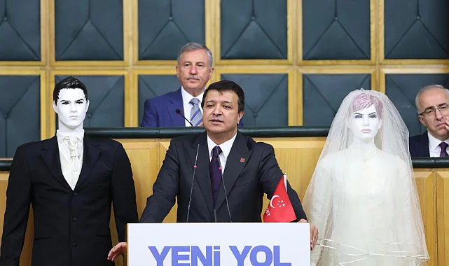 TBMM'de SP'li Arıkan'dan dikkat çeken sunum! Kürsüye cansız mankenlerle çıktı