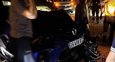 Ters yönden ilerleyen otomobil, kamyonetle çarpıştı : 2 yaralı