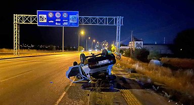 Tırın sıkıştırdığı otomobil takla attı: 1 yaralı