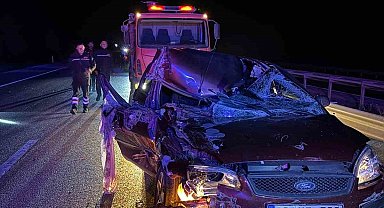 Tırla çarpışan otomobilde 4 kişi yaralandı