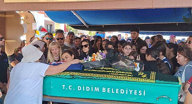 Trafik kazasında hayatını kaybeden 14 yaşındaki Derin, son yolculuğuna uğurlandı