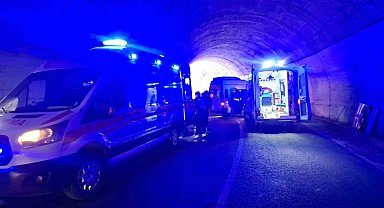 Tunceli'de tünelde trafik kazası: 8 kişi yaralandı