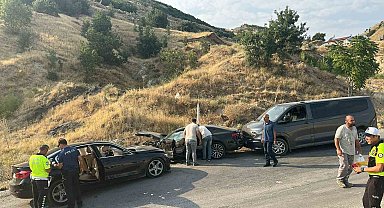 Tunceli'de zincirleme trafik kazası: 5 yaralı
