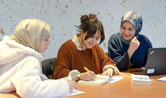 TÜRGEV'in YKS 2025 zaferi: Kartal'dan 11 öğrenci ilk 1000'de, Silopi'den 3 derece