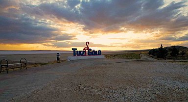 Tuz Gölü'nde mest eden gün batımı