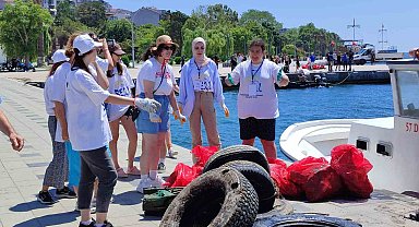 Uluslararası gönüllüler Sinop'u temizledi