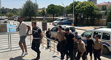 Uşak'ta 2 kişinin hayatını kaybettiği toprak kayması olayında şüpheli 2 kişi tutuklandı