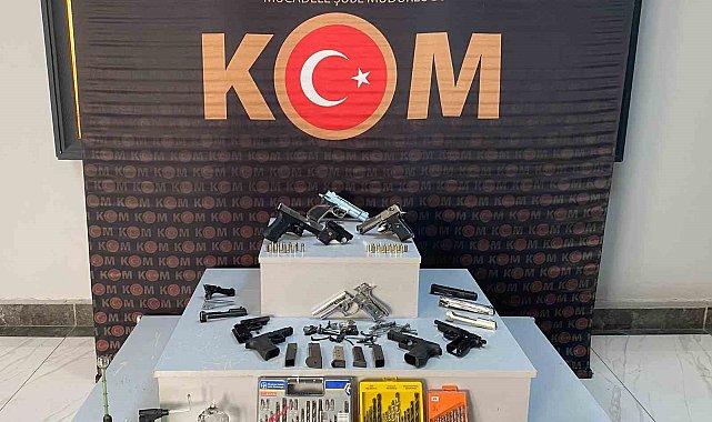 Uşak'ta çok sayıda ruhsatsız silah ele geçirildi