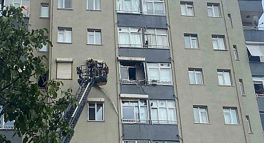 Üsküdar'da 10 katlı binada yangın: 4 kişi mahsur kaldı