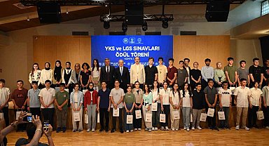 Vali Akın ve Başkan Altay, YKS ve LGS'de dereceye giren Konyalı öğrencilerle buluştu