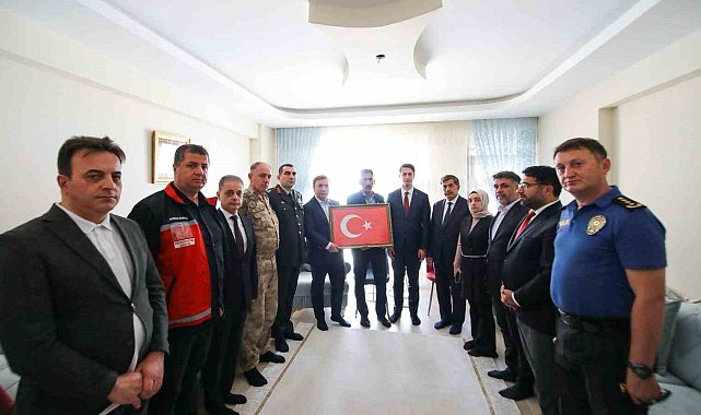 Vali Aydoğdu, Gazi Çatma'yı evinde ziyaret etti