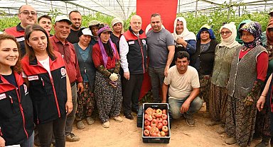 Vali Coşkun, Acıpayam'da sera üreticileriyle bir araya geldi