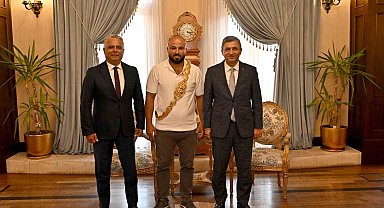 Vali Şahin, Kırkpınar başpehlivanını ağırladı