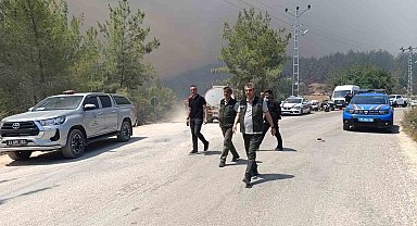 Vali Toros, Silifke'deki yangın söndürme çalışmalarını yakından takip etti