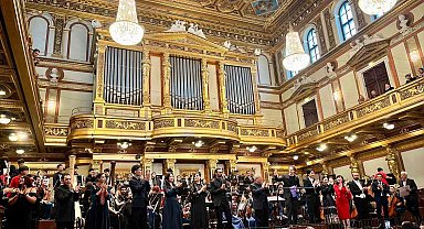 Van YYÜ Akademik Orkestrası Viyana'da sahne aldı