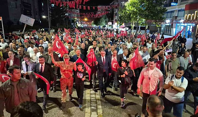 Van'da '15 Temmuz' yürüyüşü