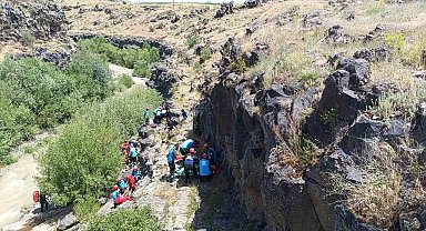 Van'da düşmeye bağlı yaralanan vatandaşları kurtarma tatbikatı