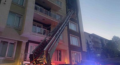 Van'da korkutan ev yangını