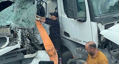 Van'da tır kamyona arkadan çarptı: 1 yaralı