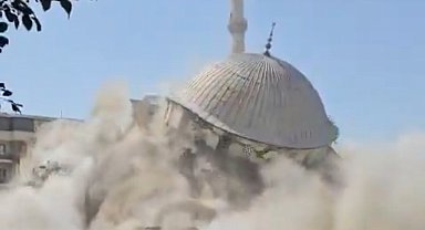 Van'da yarım asırlık camide kontrollü olarak yıkıldı