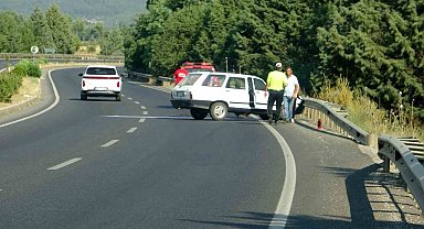 Yanan otomobil itfaiye ekiplerini alarma geçirdi