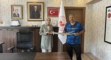 Yangın bölgesinde gönüllü mücadele edenler tebrik