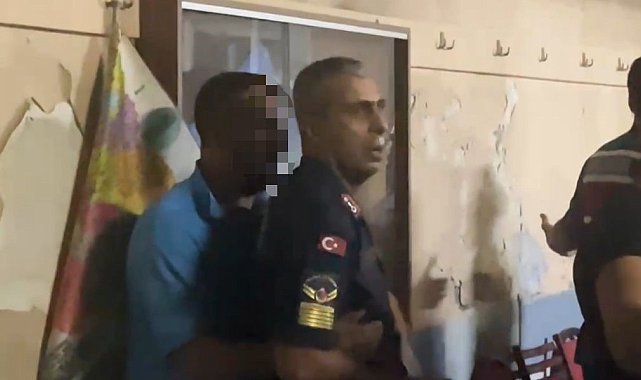 Yangın yerinde hırsızlık iddiası ortalığı böyle karıştırdı... Tekme tokat dövüldü, jandarma kurtardı