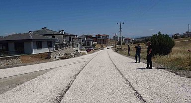 Yeni yerleşim alanlarında asfaltlama çalışması yapılıyor