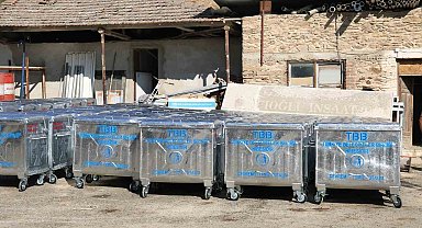 Yenipazar'a hibe edilen 60 yeni çöp konteynırı teslim alındı
