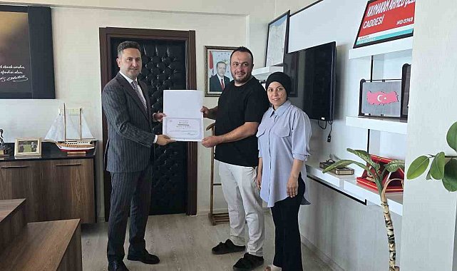 Yosunlu iskeleyi temizleyen çifte teşekkür belgesi