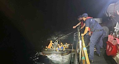 Yunanistan'ın geri ittiği can sallarında 16 düzensiz göçmen kurtarıldı