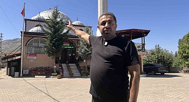 Yuvadan atılan yavru leyleğe cami imamı sahip çıktı