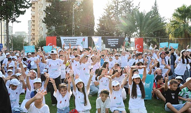 Yüzlerce öğrenci Kozan'da yaz spor şenliğinde buluştu