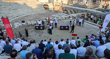 2 bin 300 yıllık amfide meclis toplantısı