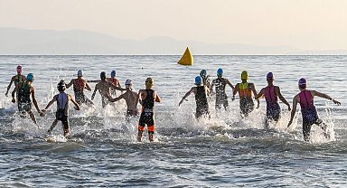 24. Eğirdir Triatlonu Türkiye Kupası Yarışları'nın ilk günü tamamlandı
