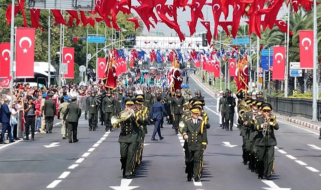 30 Ağustos Zafer Bayramı coşkusu Vatan Caddesi'nde yaşandı