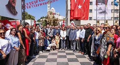30 Ağustos Zafer Bayramı kutlamaları çelenk sunumu ile başladı
