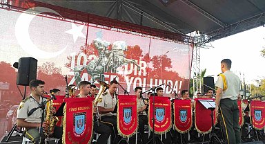 5. Kolordu Kara Kuvvetleri Komutanlığı Bandosu Tekirdağ'da Zafer Bayramı coşkusu yaşattı