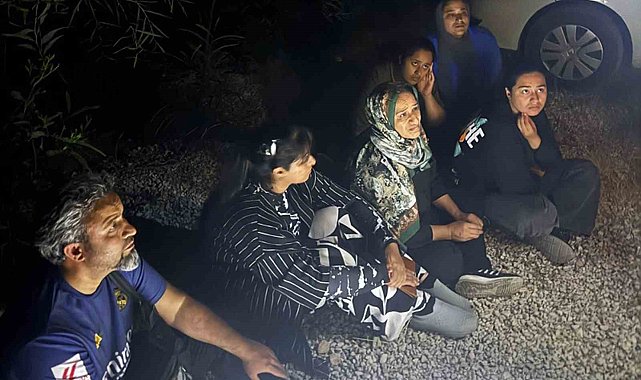 6 düzensiz göçmen ve 2 göçmen kaçakçısı yakalandı