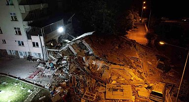 6,1'lik depremde 1 kişinin hayatını kaybettiği enkaz havadan görüntülendi