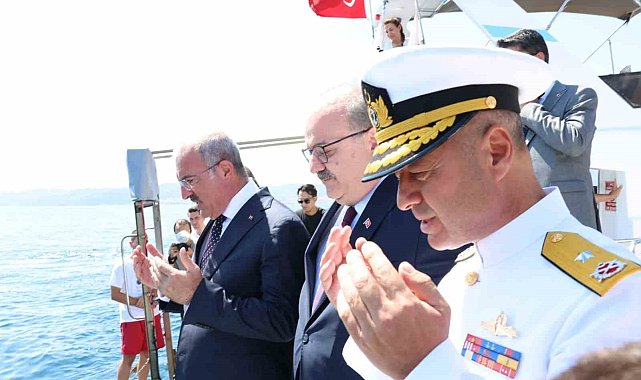 72 yıl sonra şehit denizcilerimiz anısına Dumlupınar'a saygı dalışı