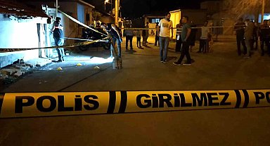 75 yaşındaki adam eşine sinirlenip herkesin gözü önünde intihar etti