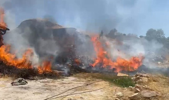 750 yıllık kervansaray alevlere teslim oldu: 2 kişi yaralandı