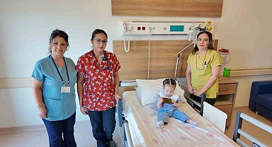 8 aylık bebeğin böbreğinden 15 milimetrelik taş çıktı